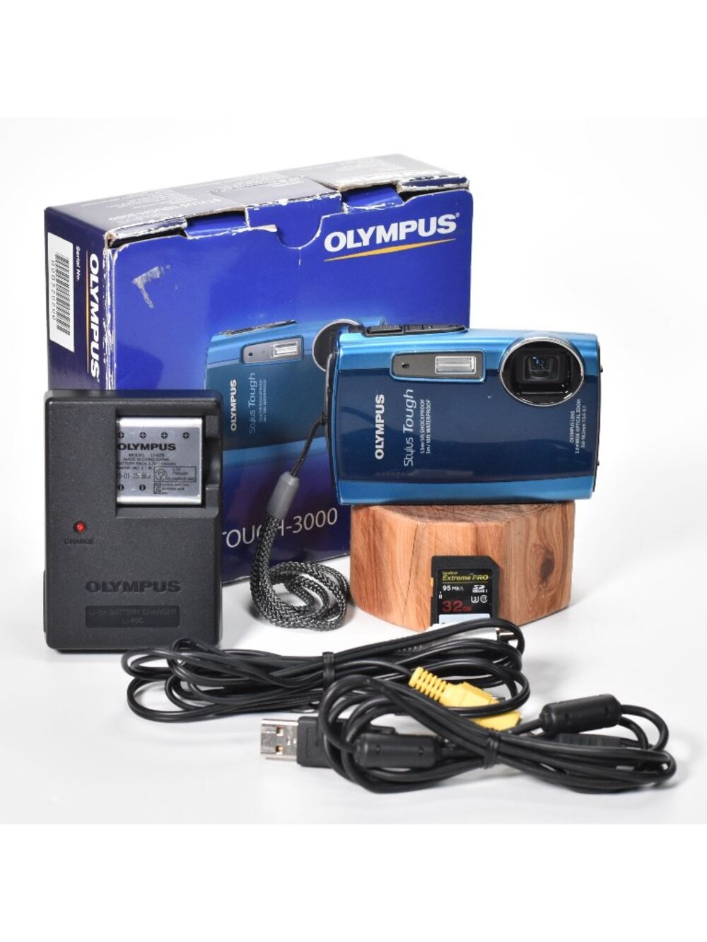 Olympus Stylus Tough 3000 Digital Camera 12MP 3.6x Zoom HD Video 32GB Box Blue